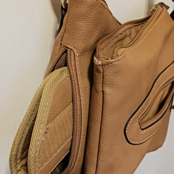 Bulldog Conceal Carry Cross Body Purse - Picture 4 of 12